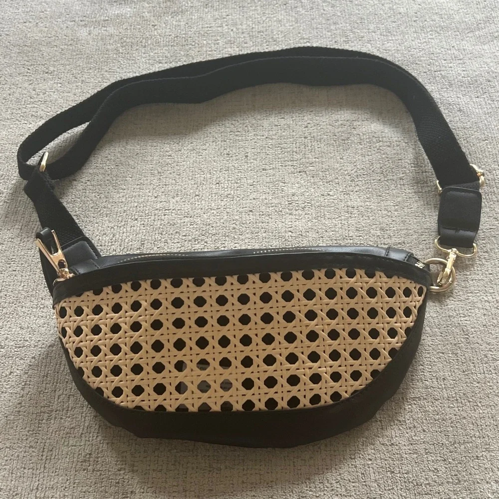 Lovesac Crossbody Belt Bag Black Faux Rattan Woven Fanny Pack Gold Hardware